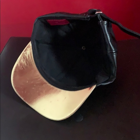 Gold baseball cap - Picture 3 of 4